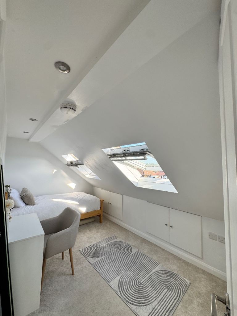 SPACIOUS SINGLE ROOM TO RENT NEAR SCIENCE PARK