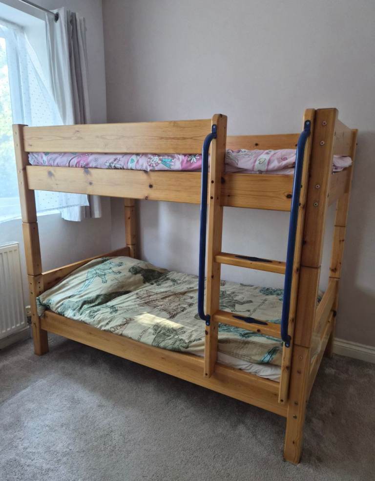 Solid Wood Children's Bunk Bed with 2 Mattresses – Good Condition