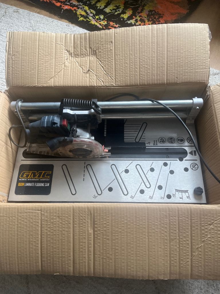 GMC 860W Laminate Flooring Saw MS018