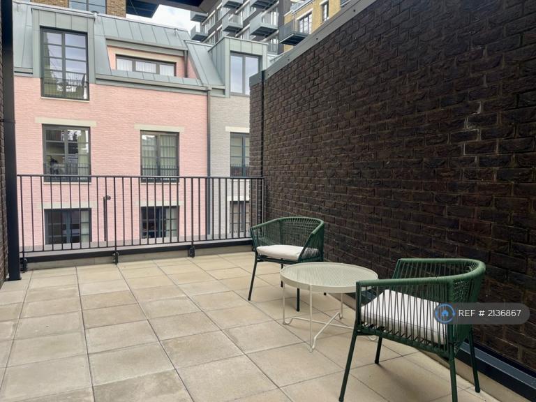 1 bedroom flat in Prinsep House, London, E14 (1 bed) (#2136867)
