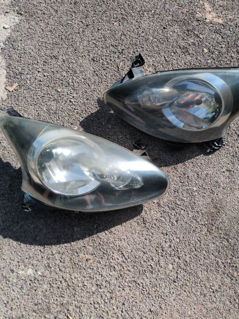 Toyota Aygo, Citroen C1 Headlights