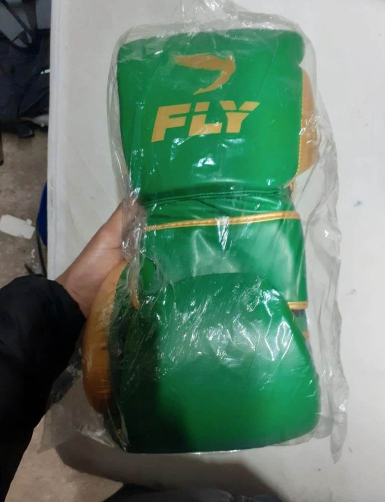 Immaculate 14oz FLY superloop X green sparring gloves