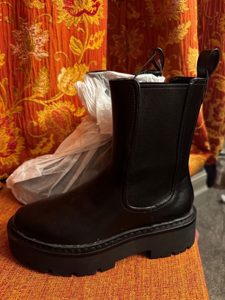 H&M boots size 8 