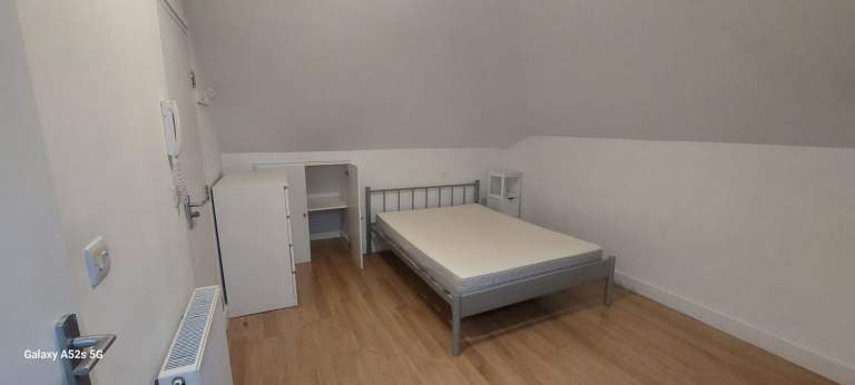 Ensuit to rent Edgware(HA8)
