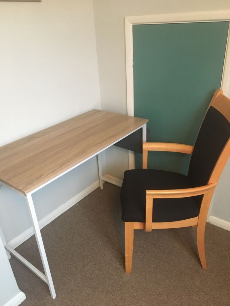 Desk & chair 