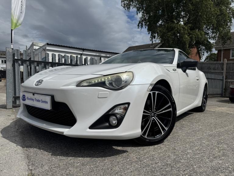 TOYOTA GT86 2.0 Boxer D-4S White Auto Petrol 2013