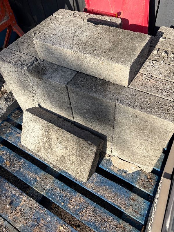 25 Concrete breeze block 
