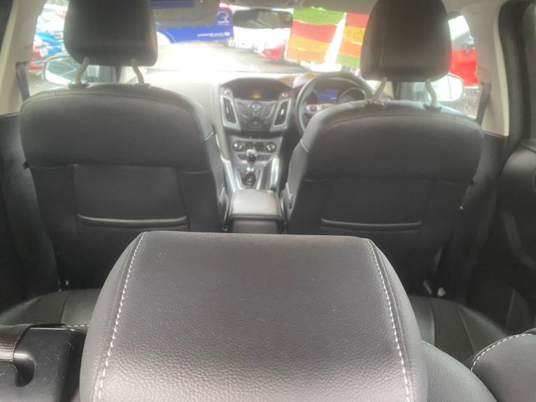 2011 Ford Focus 1.6T EcoBoost Titanium X Euro 5 (s/s) 5dr HATCHBACK Petrol Manual