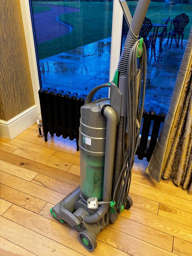 Dyson DC04