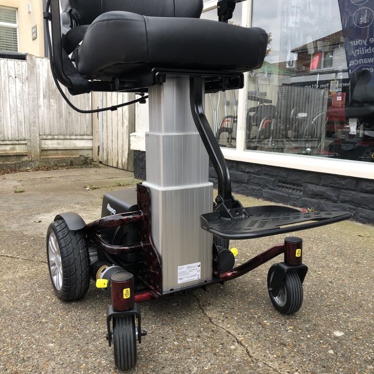 Electric Wheelchair with seat lift 