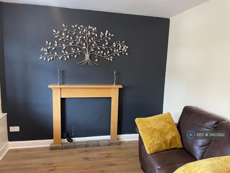 1 bedroom flat in Timperley, Altrincham, WA15 (1 bed) (#2903922)