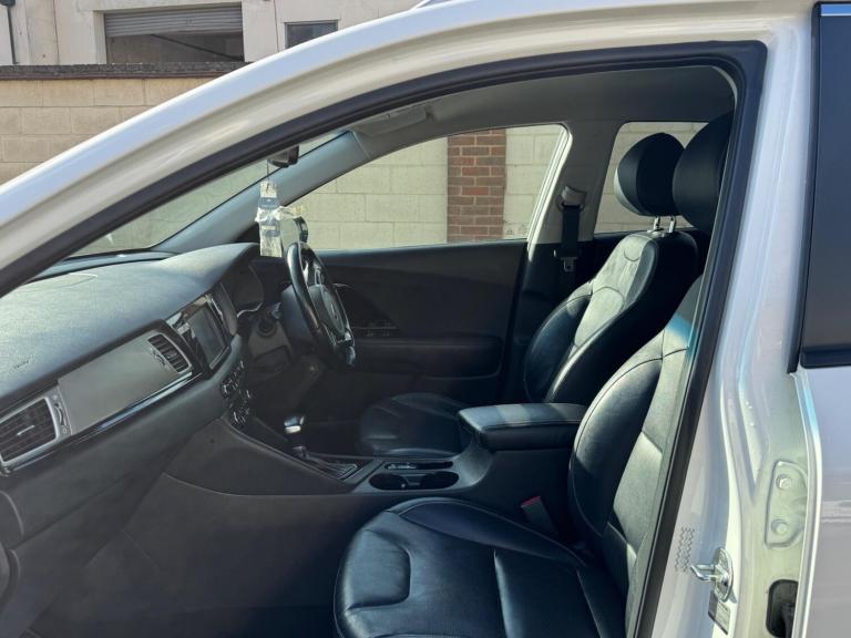 2017 Kia Niro 1.6h GDi 3 DCT Euro 6 (s/s) 5dr ESTATE Petrol/Electric Hybrid Automatic