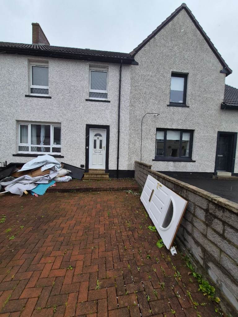 Three bed terraced house for rent may sell