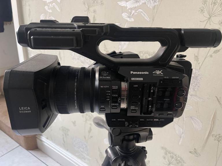 Panasonic 4K Camcorder AG UX90