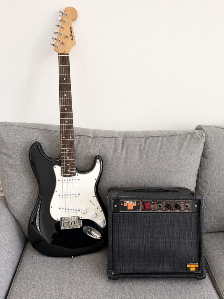 Electric Guitar + Amp Starter Bundle – Fully Working – Ideal Beginner Setup