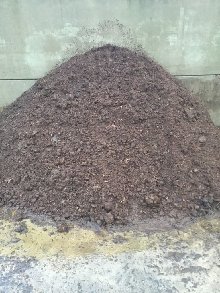 Bulk Bags of Organic Horse Manure Compost – Odourless & Mature