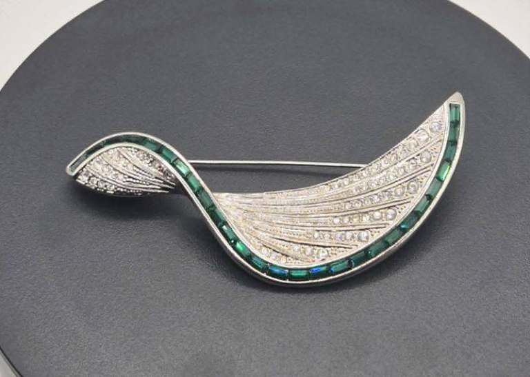 Beautiful art deco style costume brooch