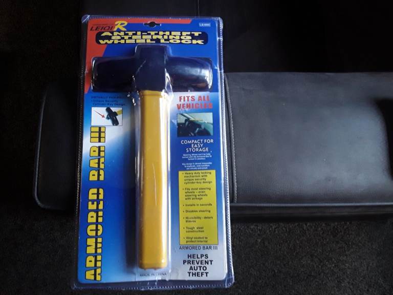 Armoured bar steering wheel krook lok as 2 keys fits all vehicles cars Van's or trucks new 