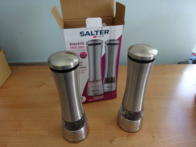 Electric Salt & Pepper Mill Set - Stainless Steel