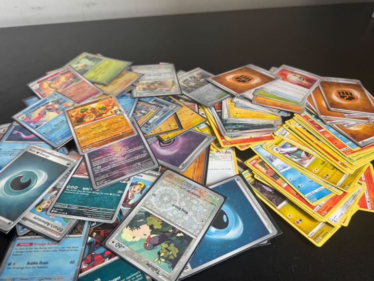 Pokémon cards + sleves