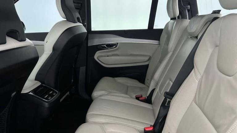 2022 Volvo XC90 Plus, B5 AWD mild hybrid, Diesel, Dark, 7 Seats ESTATE Diesel/Electric Hybrid Aut...