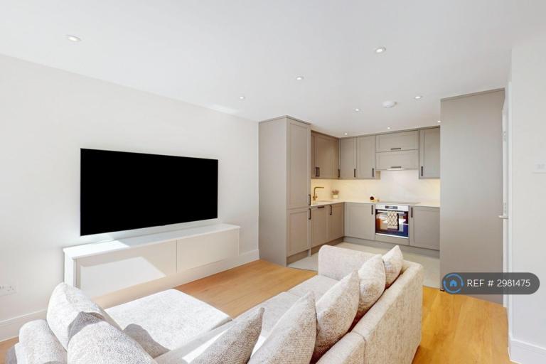 4 bedroom flat in Harney Court, London, SE14 (4 bed) (#2981475)