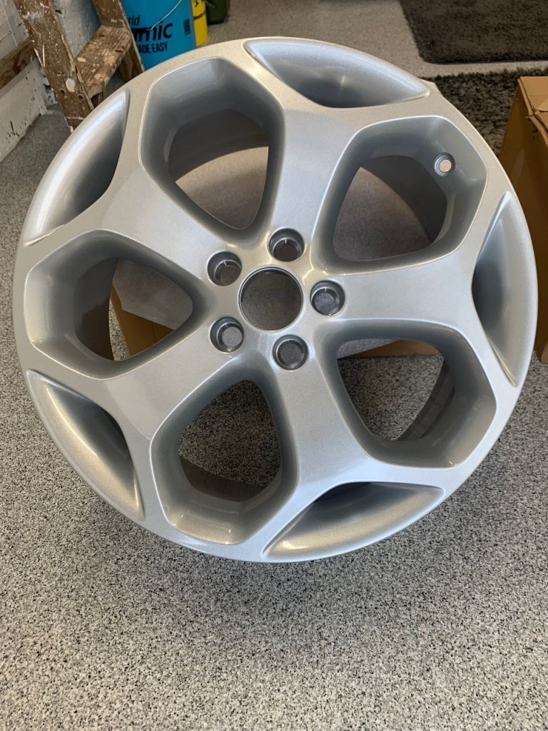 BRAND NEW Ford Focus Mk2 ST225 Alloy Wheels 