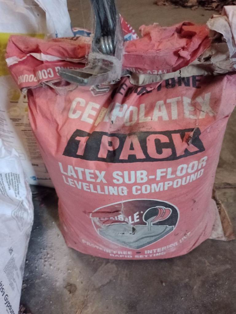 Latex floor compound