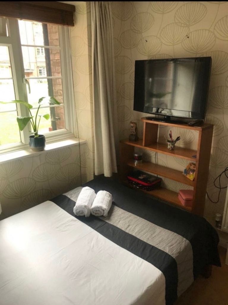 Cozy Double Room – £680 – Brixton