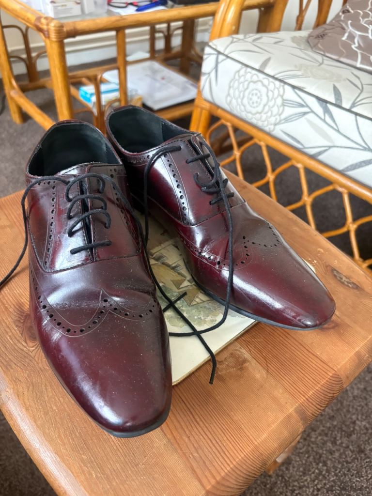 2 pairs of shoes 