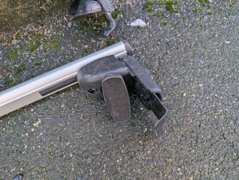 Atera Signo AR5259 roof bars for Ford Focus 2011-2018