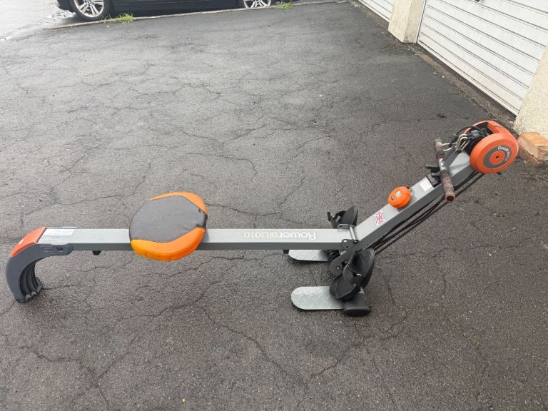 Body Sculpture BR3010 Rower Rowing Machine and Gym | Adjustable Resistance | Built-In-Gym
