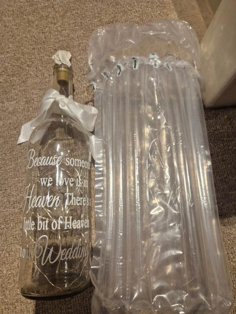 Lovely Clear Glass Bottle with Fairy Lights – New