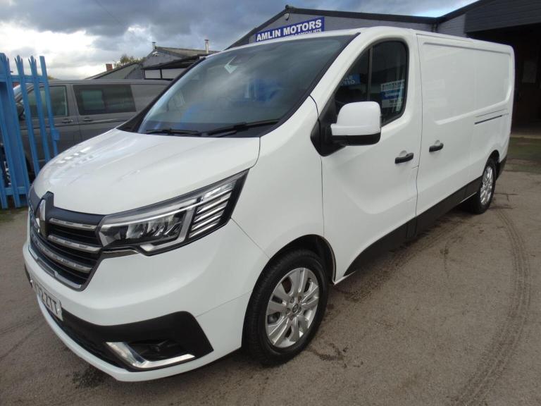 RENAULT TRAFIC 2.0 dCi Blue LL30 Sport L2 H1 Euro 6 (s/s) 5dr 2022