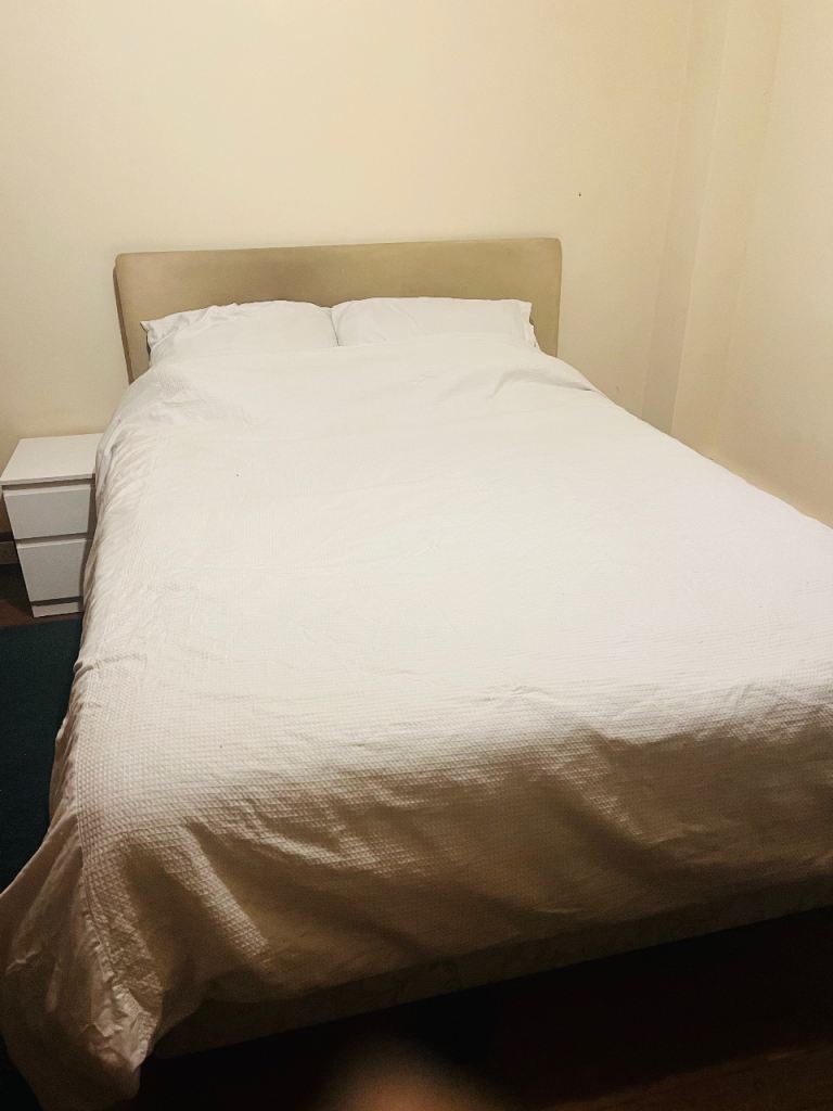 Extra large room for rent in North London 