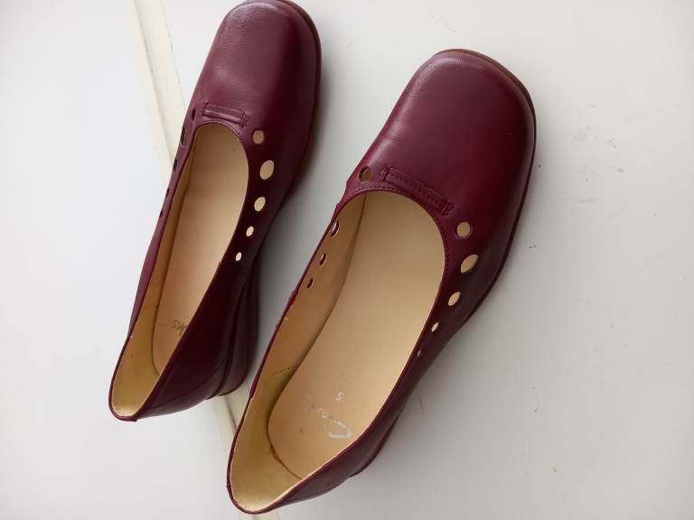CLARKS SHOES SIZE 5 