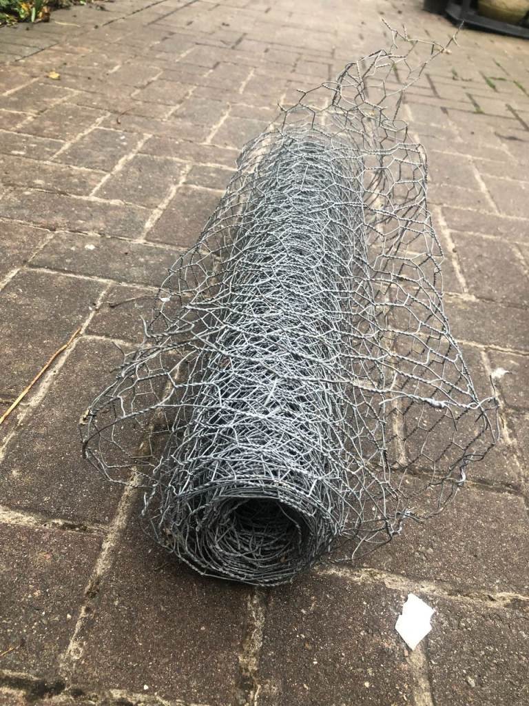 Fence chicken wire metal 60cm tall