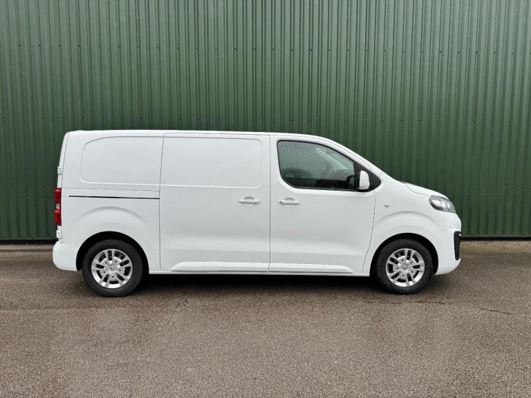 Vauxhall Vivaro 1.5d Sportive 2700 One Owner 60k Full History Euro 6 Very Clean 