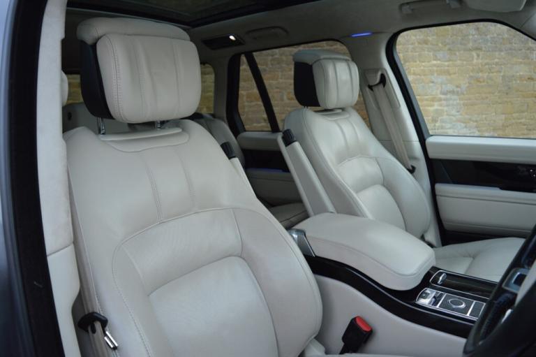 2018 Land Rover Range Rover 4.4 SDV8 Autobiography 4dr Auto ESTATE DIESEL Automatic