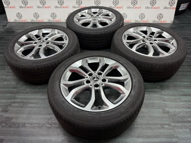 GENUINE MERCEDES C CLASS 17" ALLOY WHEELS & TYRES - 5 x 112 - SHADOW CHROME