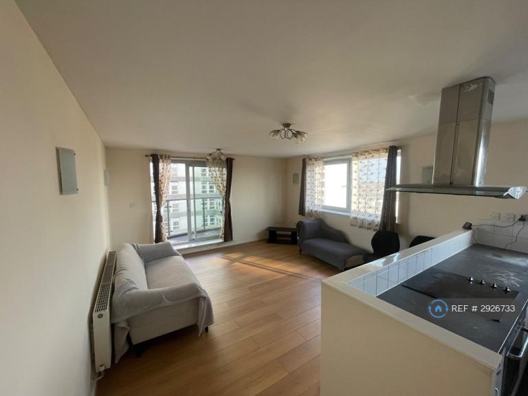 2 bedroom flat in City View, Ilford, IG1 (2 bed) (#2926733)