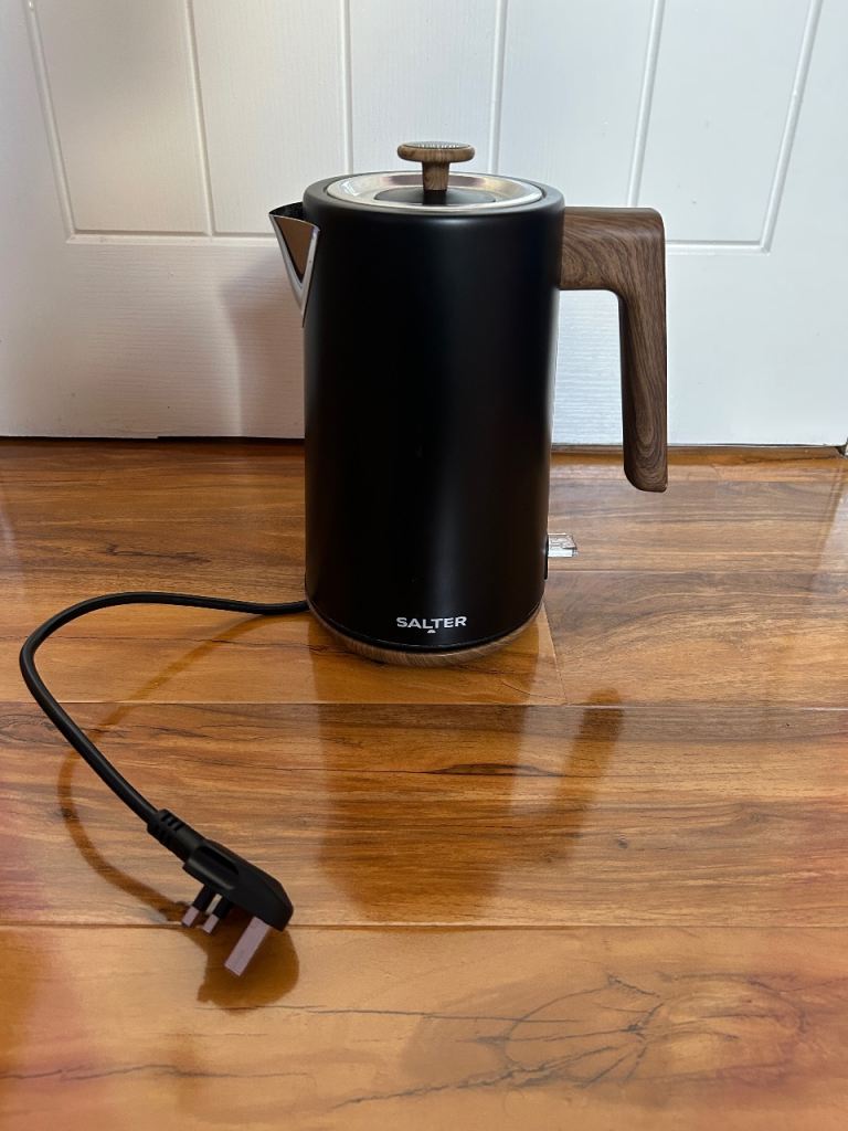 Salter Toronto 1.7L rapid boil black Kettle with base works perfectly tea