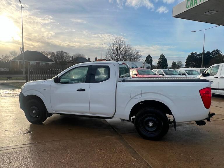 2018 Nissan Navara 2.3 dCi Visia King Pickup Extended Cab 4dr Diesel Manual 4WD Euro 6 (s/s) ( Pi...