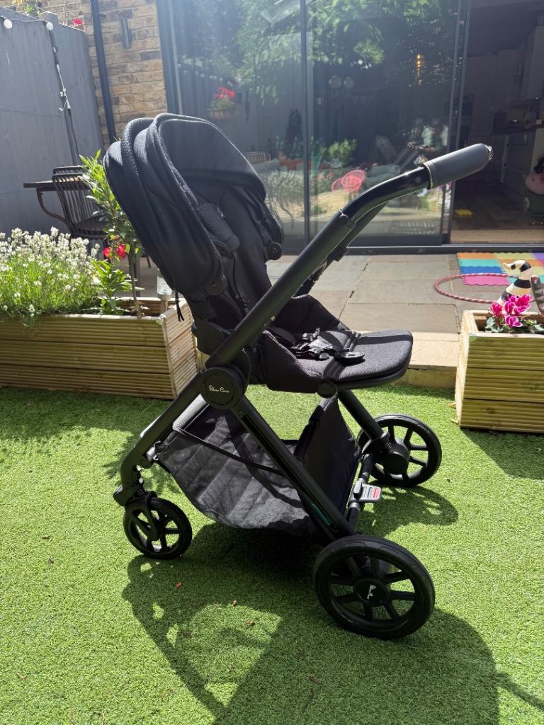 Silver cross Reef 2 pram and carrycot/bassinet stand