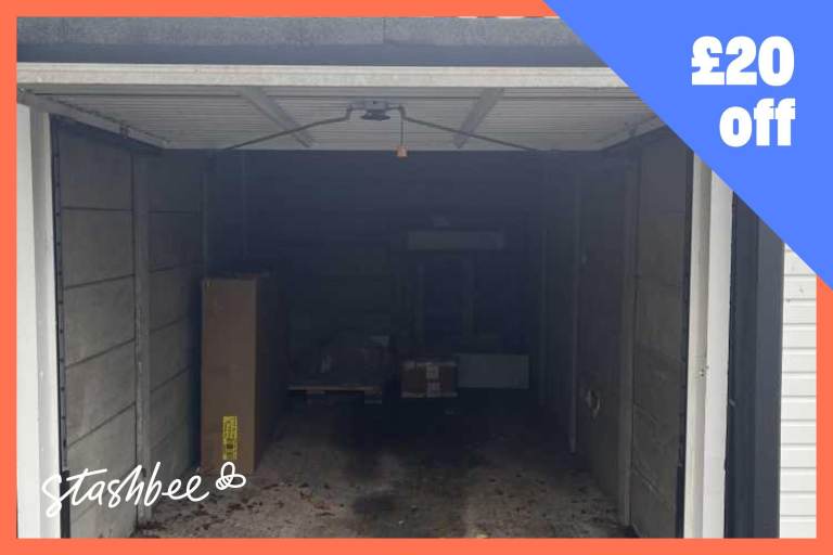 Garage to rent in Rickmansworth (WD3) | Stashbee