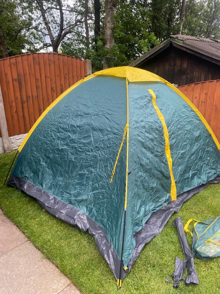 TESCO Outdoor 4-Person Tent – Green and Yellow