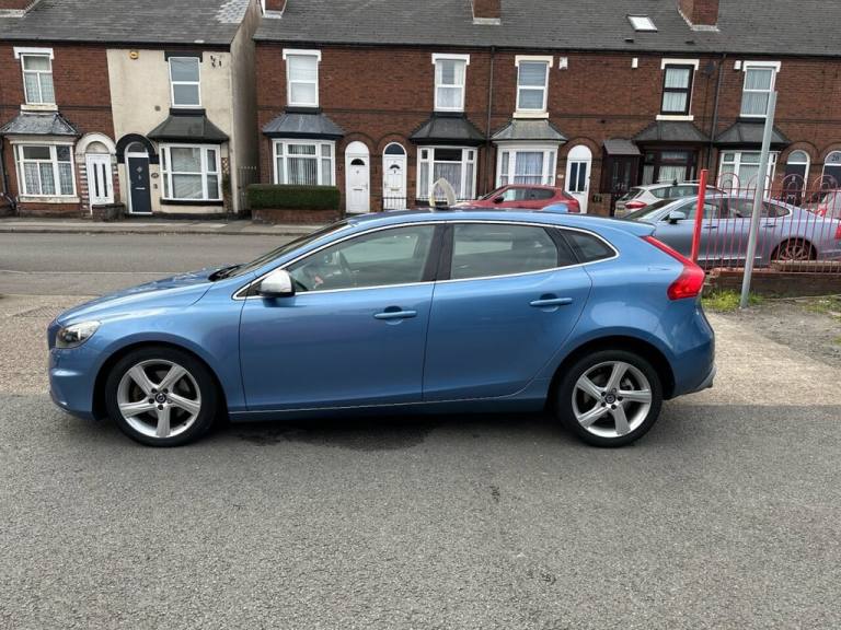 2016 Volvo V40 2.0 D2 R-Design Nav Hatchback 5dr Diesel Manual Euro 6 (s/s) (120 ps) Hatchback Di...
