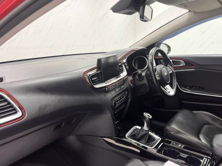 2018 Kia Ceed 1.4 T-GDi First Edition Hatchback 5dr Petrol Manual Euro 6 (s/s) (138 bhp)  Hatchba...