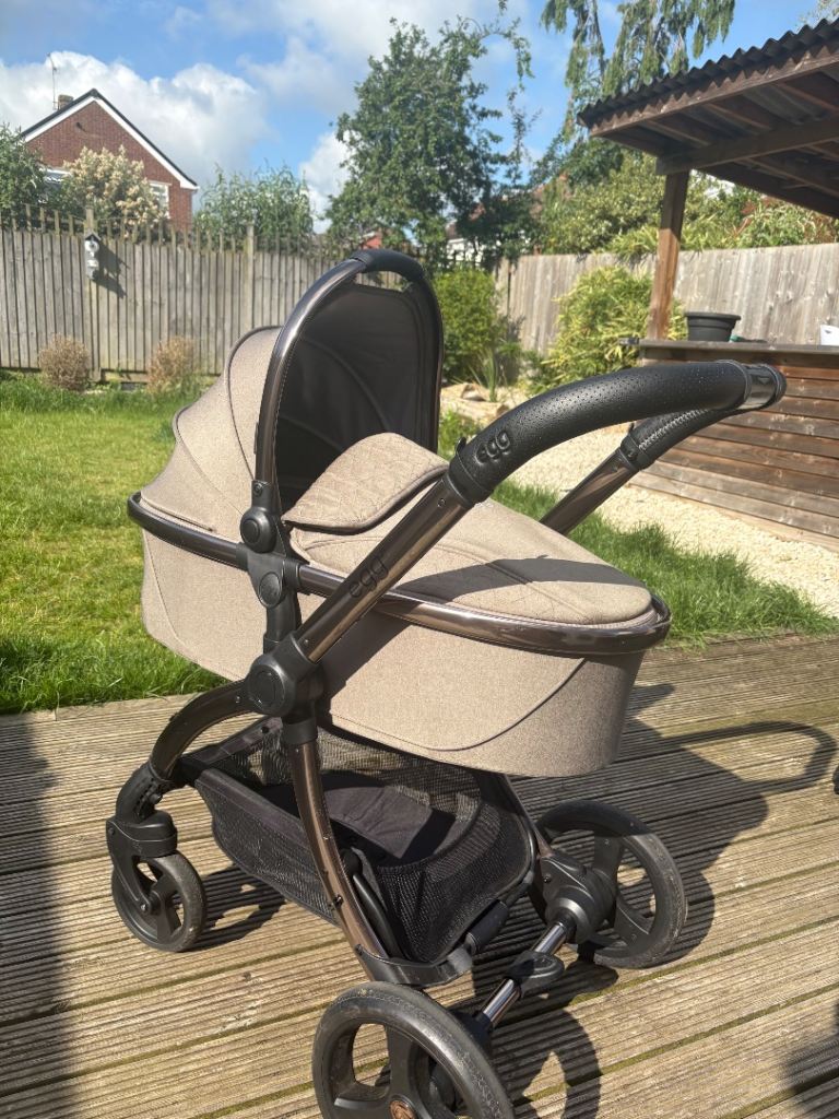 Egg 2 travel system 