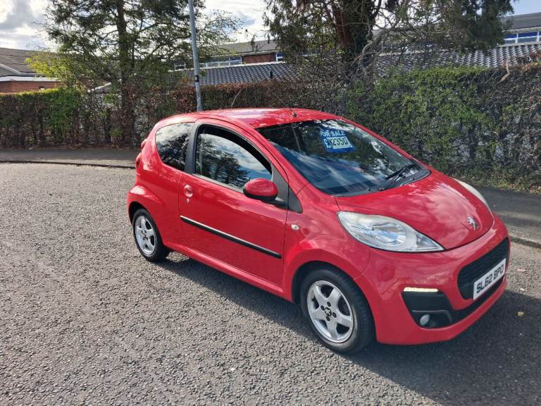 2013 Peugeot 107 1.0 petrol 3 door Red 